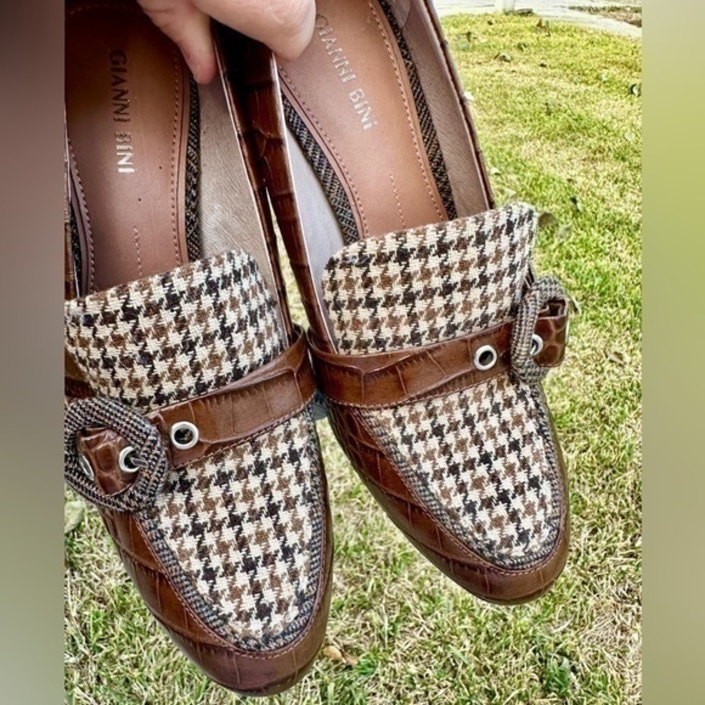 Gianni Bini Eveonne Platform Loafers - Picture 15 of 16